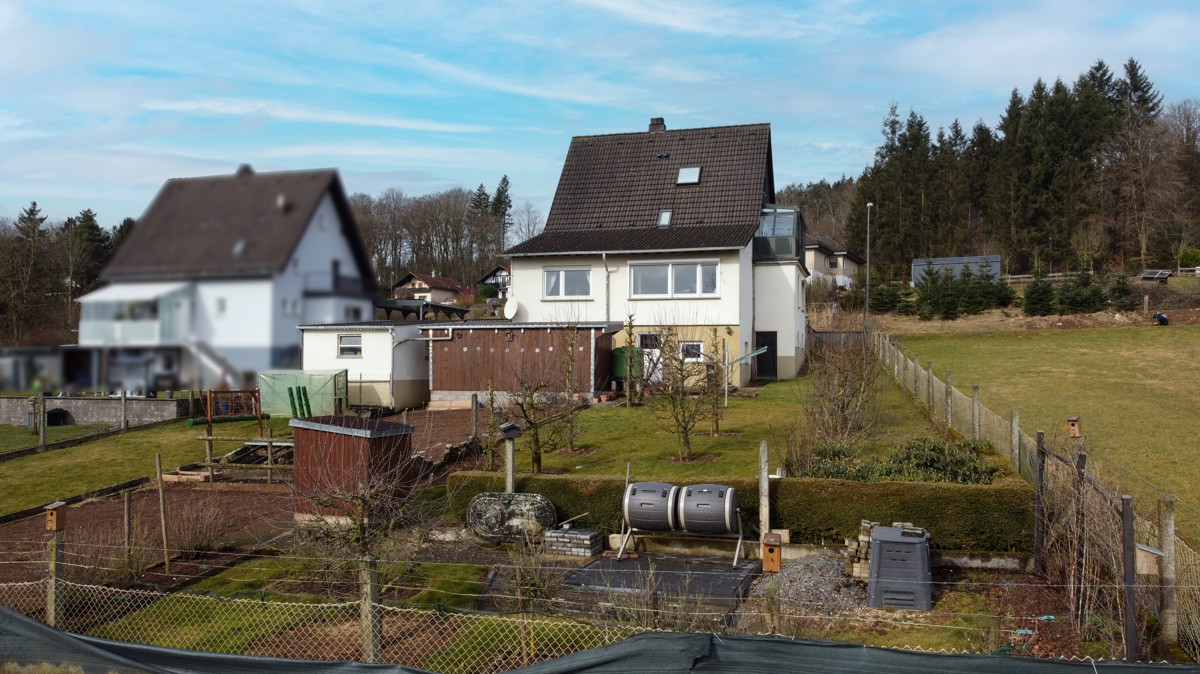Hinten