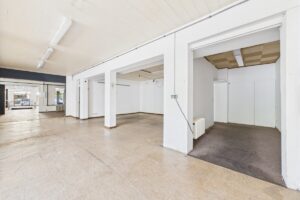 Ausstellungsfläche und Lager