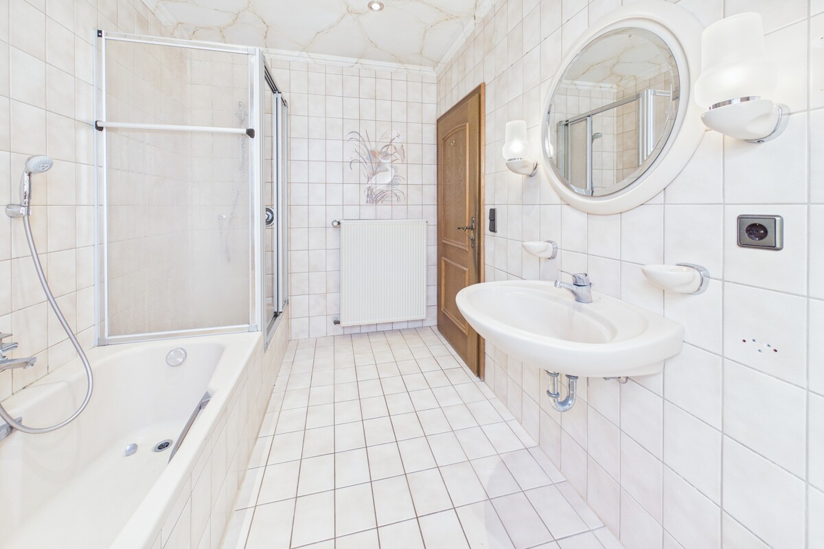 CAM04002G0-PR0100-STILL004