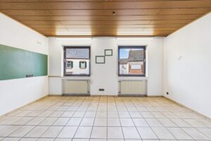 CAM04002G0-PR0100-STILL010