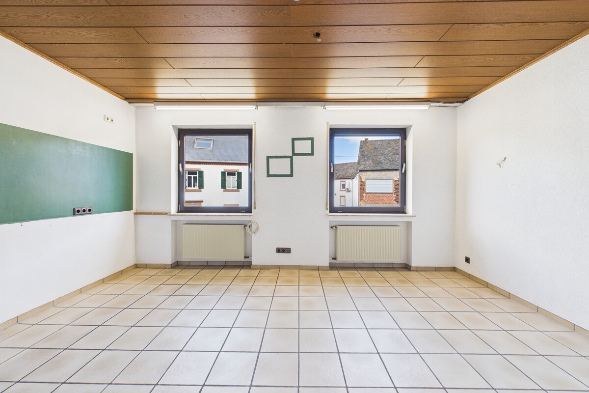 CAM04002G0-PR0100-STILL010