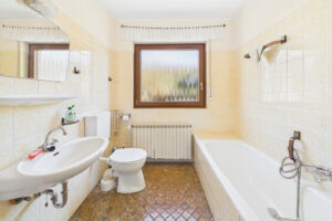 Badezimmer EG
