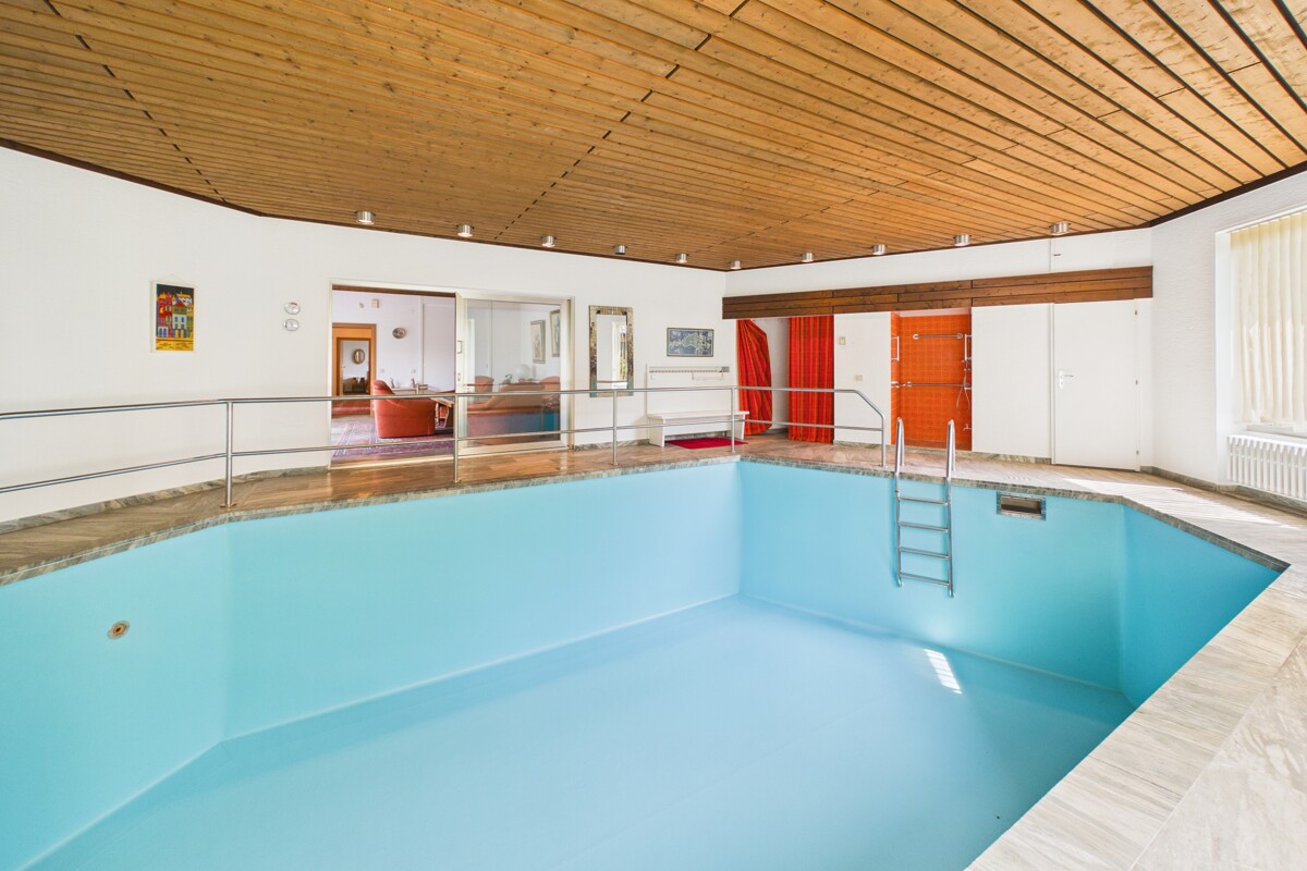 Indoor-Pool
