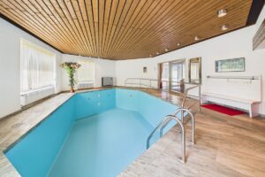 Indoor-Pool