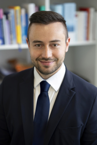 Herr Tim Petersen 